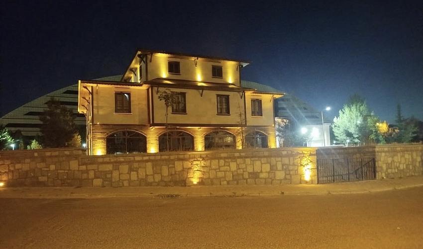 Valilik: Gündemdeki Taşınmaz Vakıf Binasıdır. Bingöl Üniversitesi Geliştirme Vakfı’na Usüle Uygun Satılmıştır 