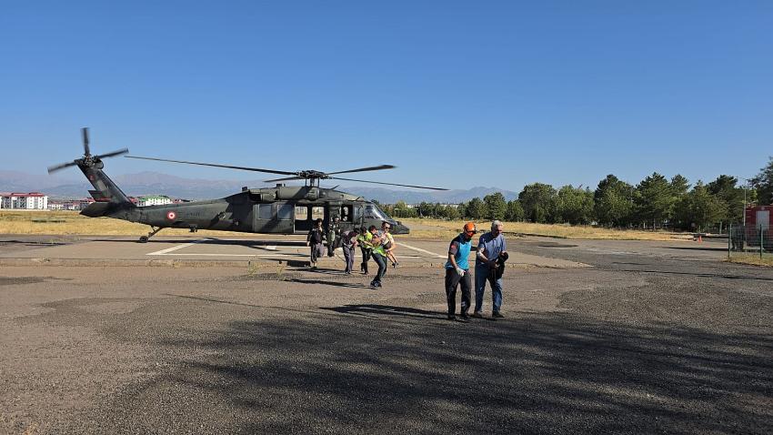 Geyikdere’de Besin Zehirlenmesi Askeri Helikopter ile Hastaneye Nakil