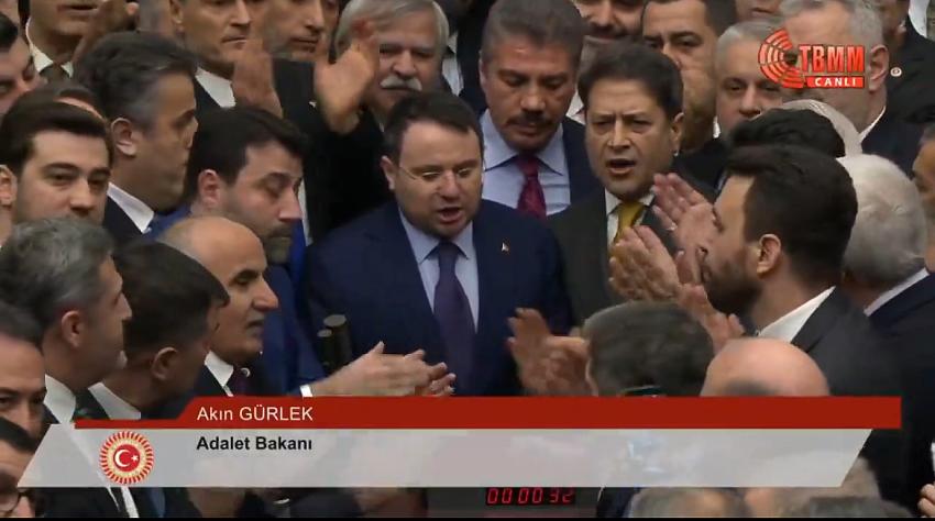 CHP’den TBMM’de Kürsü Gaspı