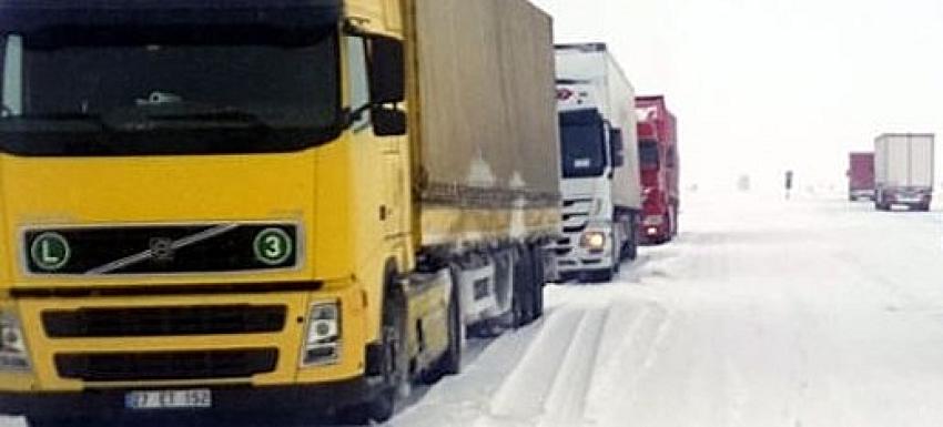 TIR Geçişine Kapatıldı