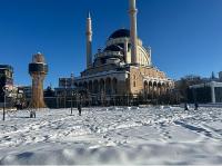 Kent Meydanı'nın Temizliği Unutuldu