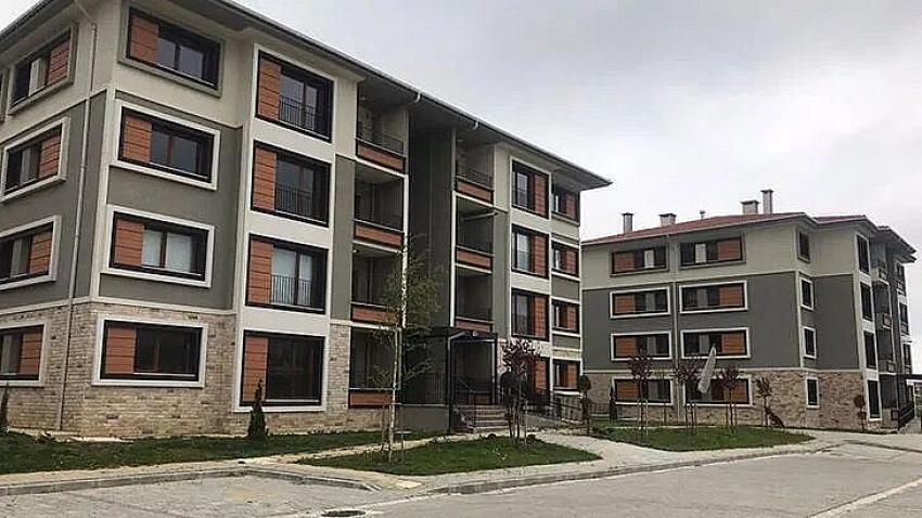 Okyanusu Geçtik, Derede Boğulduk: Açılışı Kanalizasyona Takıldı